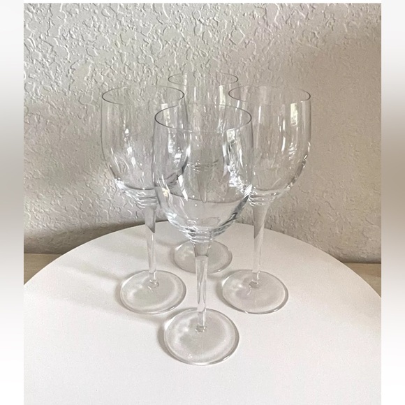 Set of 4 Wine Glasses Goblets Crystal Clear Tall Stem - Picture 5 of 6